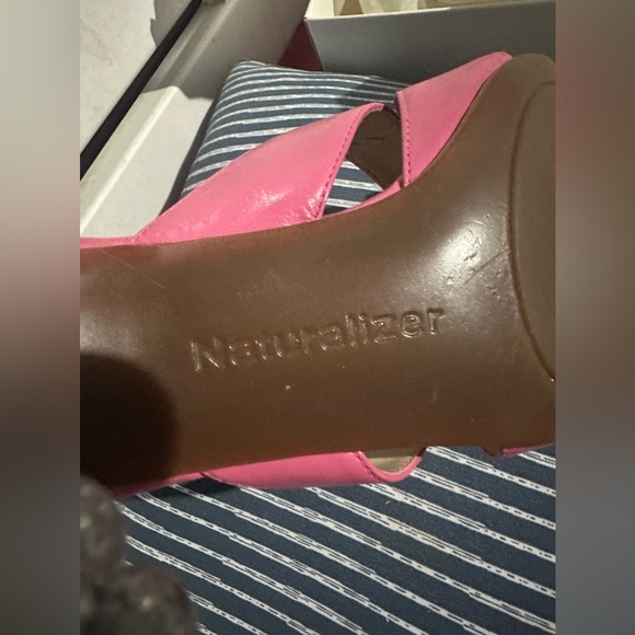 Naturalizer leather Sonya sandals•Color: Passion Pink •Size: 7.5W •NEW IN BOX - Picture 9 of 13